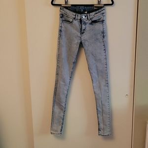 H&M light denim skinny jeans